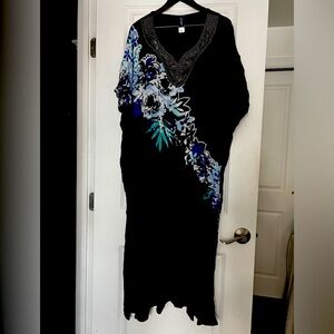Muumuu, Black w/ Turquoise & Silver, Silver Beading around collar. Size 22/24